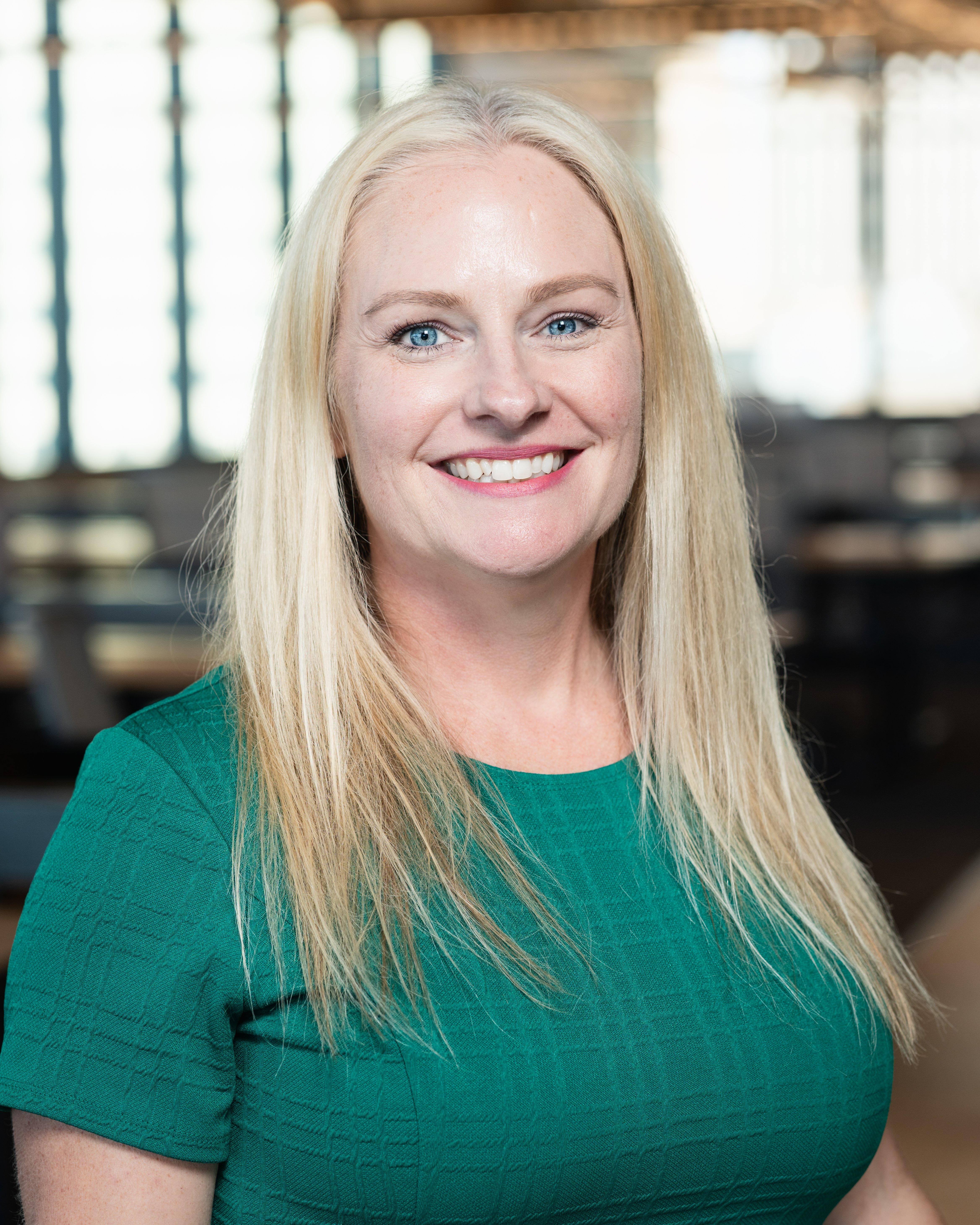 Cara Olson Headshot